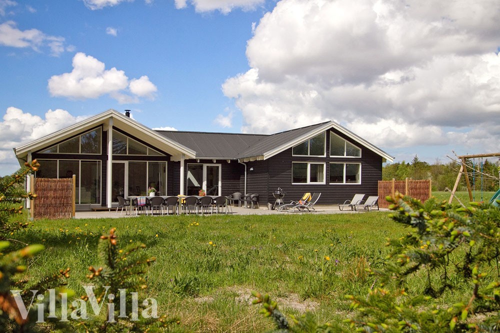 Dette dejlige sommerhus med pool er opført nær Ålbæks børnevenlige sandstrand og Nordjyllands mange attraktioner