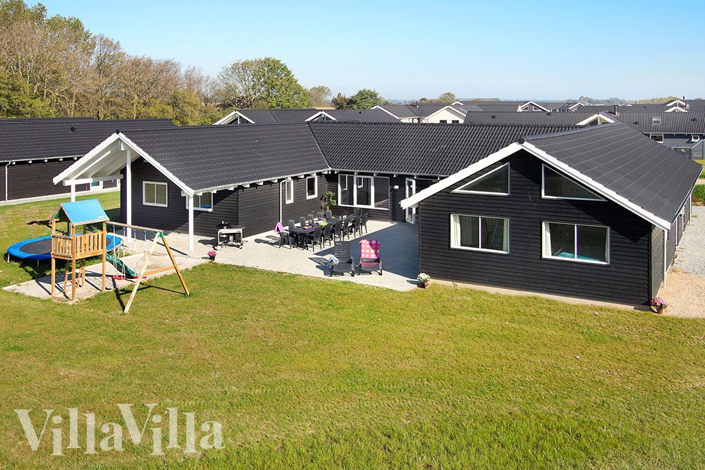 Dette skønne poolhus fyldt med aktiviteter på Kegnæs sikrer en sjov ferie for alle uanset vejr og årstid